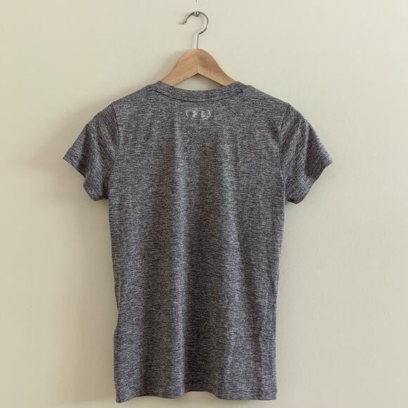Under Armour Sz XS Loose Fit Gray V Neck Short Sleeve Tee Heatgear Pink Logo - Picture 4 of 4